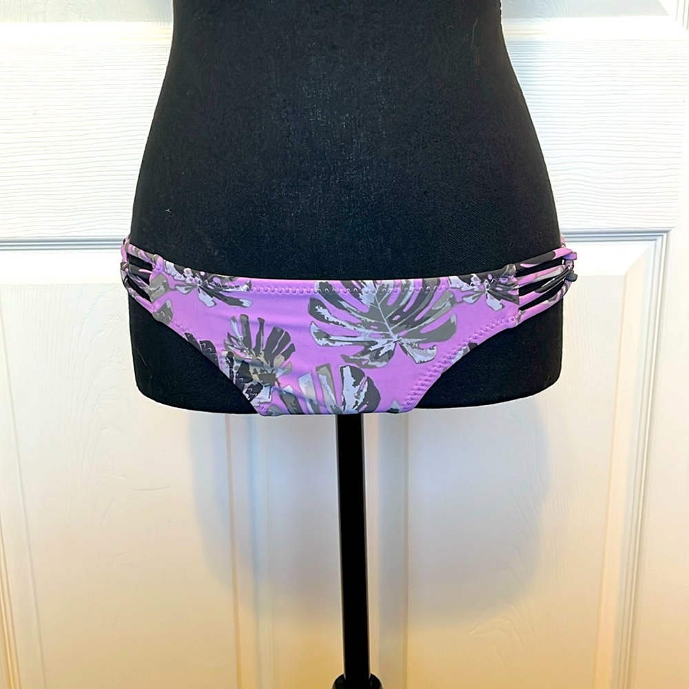 NWT Fun cheeky bikini swim bottom, purple & grey tropical print. Size 1 Juniors